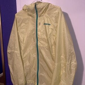 Patagonia Men's Light Yellow Windbreaker